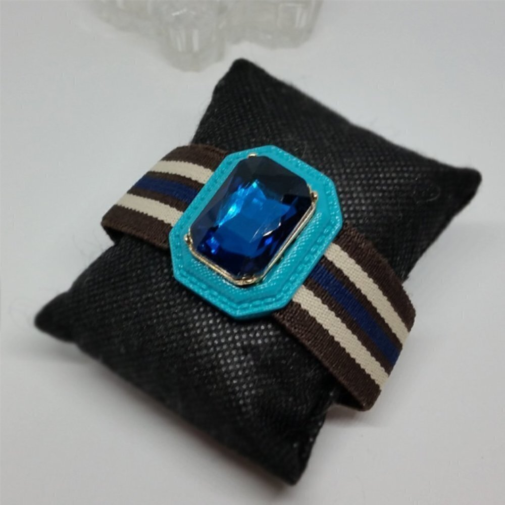 New Davinci stripe band faux gemstone sapphire blue center